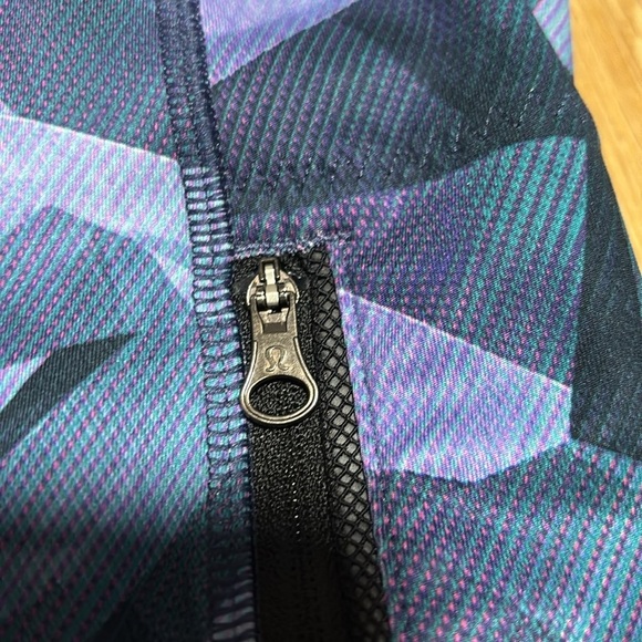 Lululemon Inspire Tight II (Mesh) Pretty Prism Multi / Black size 6 - Picture 3 of 10